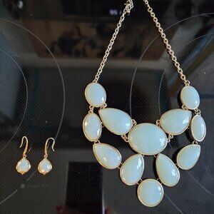 Necklace & Earring Set - Opalescent Mint Green